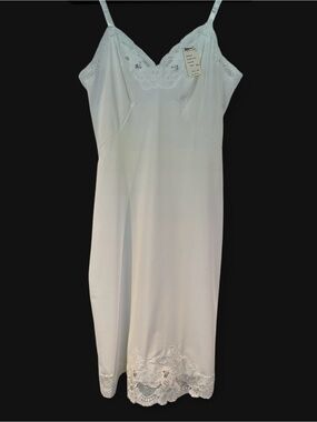 Shadowline Vintage Slip Size 34 Lace Flower